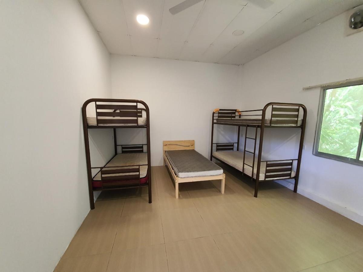 Spot On 90025 Sr Valley Hotel سِريمبان المظهر الخارجي الصورة