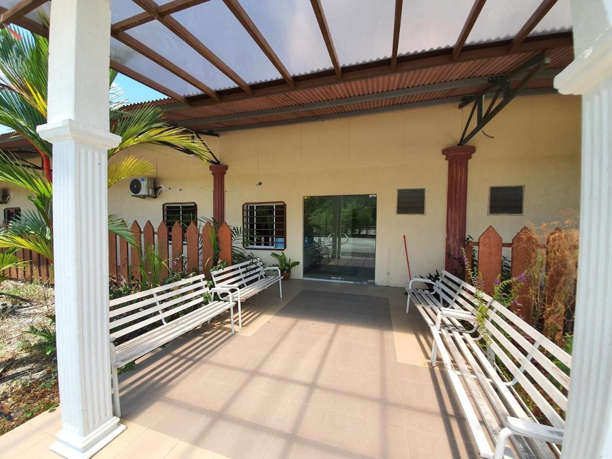 Spot On 90025 Sr Valley Hotel سِريمبان المظهر الخارجي الصورة