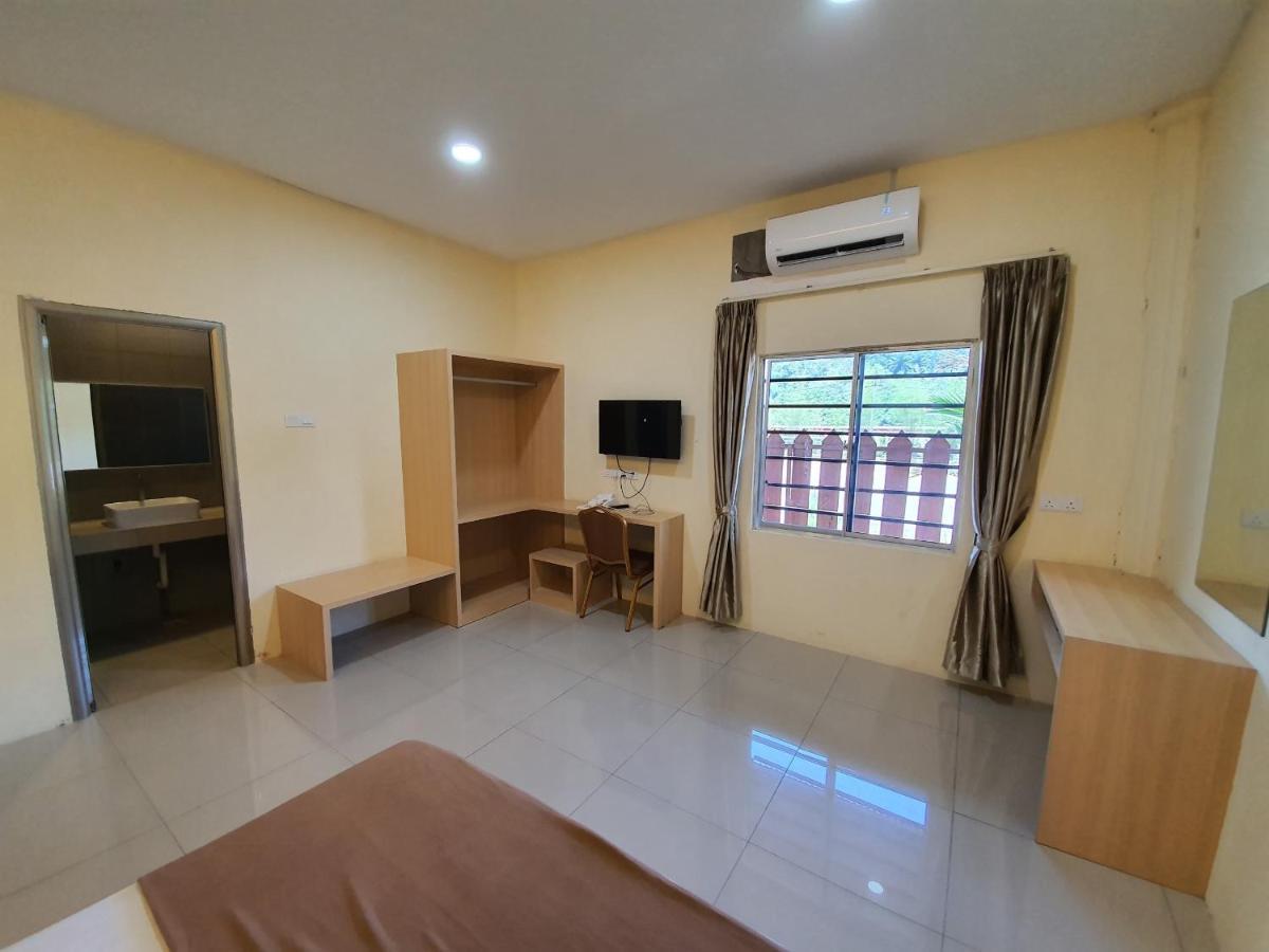 Spot On 90025 Sr Valley Hotel سِريمبان المظهر الخارجي الصورة