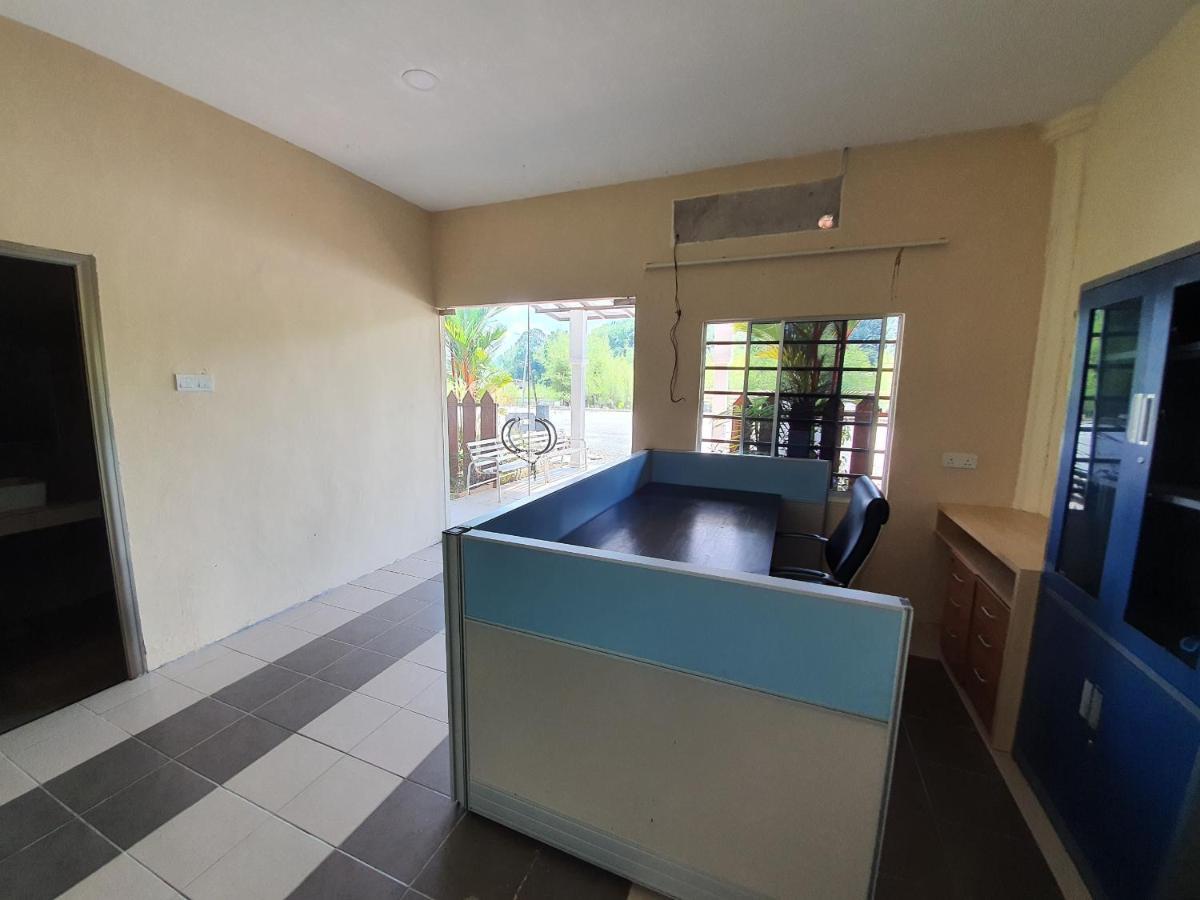 Spot On 90025 Sr Valley Hotel سِريمبان المظهر الخارجي الصورة