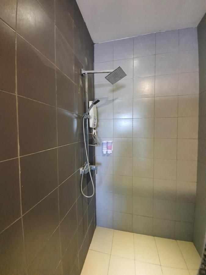 Spot On 90025 Sr Valley Hotel سِريمبان المظهر الخارجي الصورة