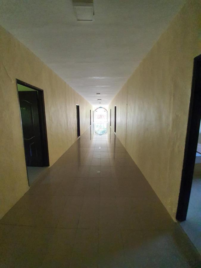 Spot On 90025 Sr Valley Hotel سِريمبان المظهر الخارجي الصورة